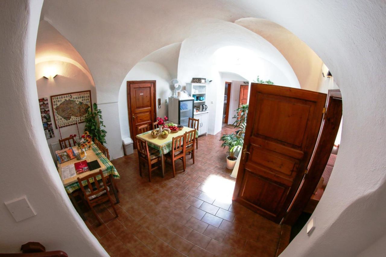 Mini Hotel Abraka & Apartments Чески-Крумлов Экстерьер фото