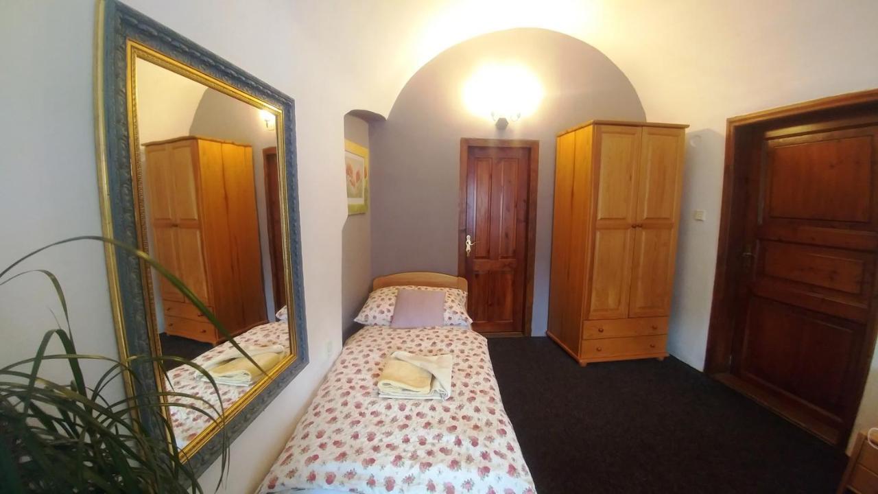 Mini Hotel Abraka & Apartments Чески-Крумлов Экстерьер фото