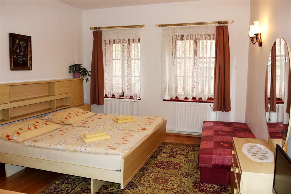 Mini Hotel Abraka & Apartments Чески-Крумлов Экстерьер фото