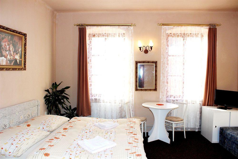 Mini Hotel Abraka & Apartments Чески-Крумлов Экстерьер фото