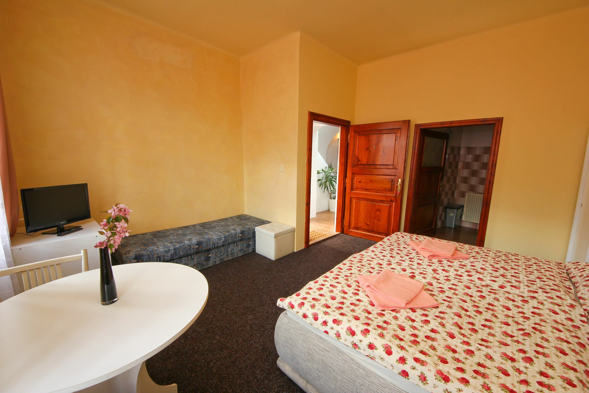 Mini Hotel Abraka & Apartments Чески-Крумлов Экстерьер фото